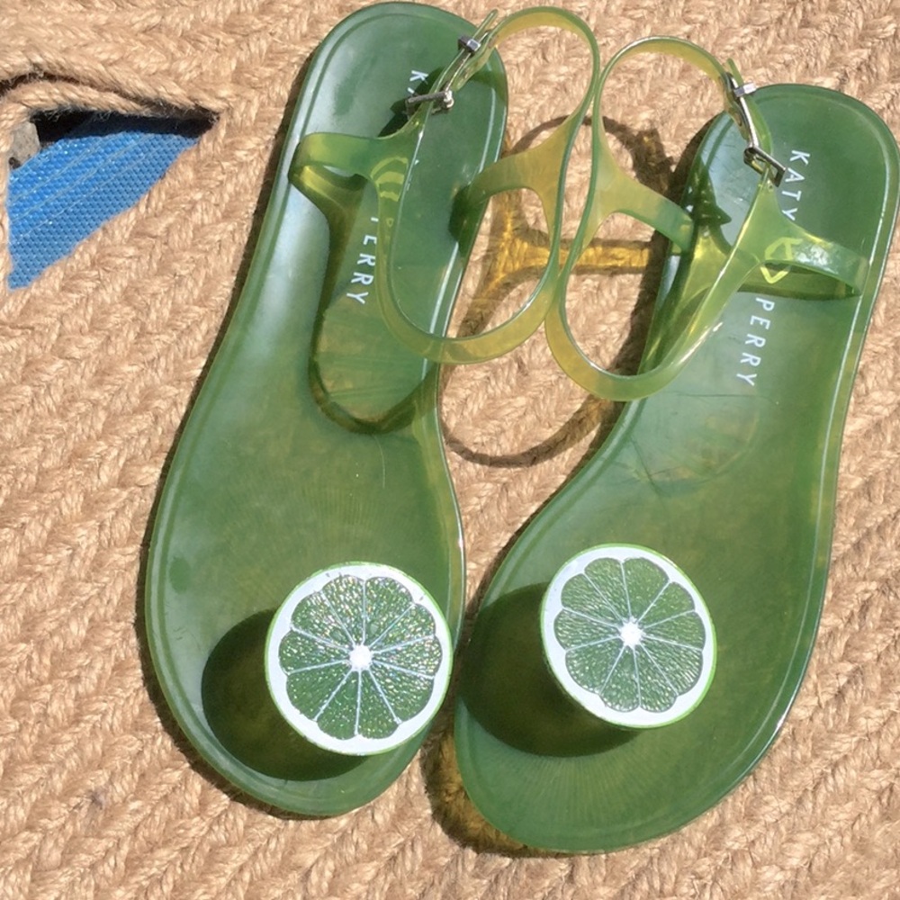 Katy perry lime sandals beach pool party Sunday brunch farmer’s market garden
